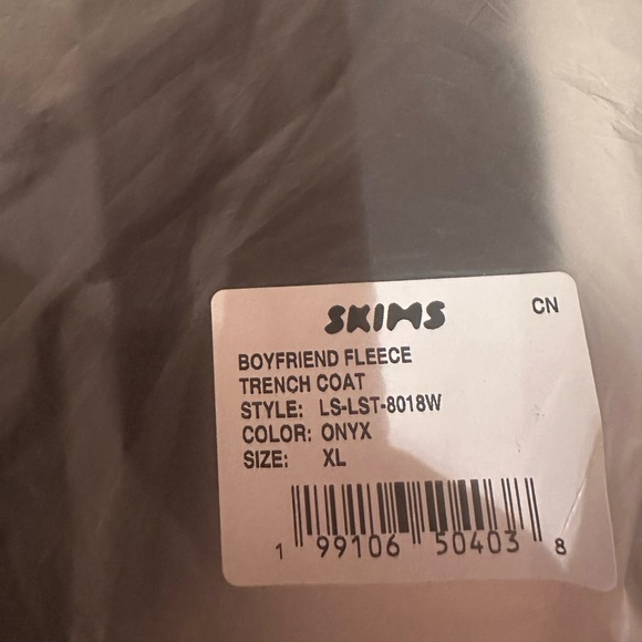 Skims Boyfriend Fleece Trench Coat in Onyx - Picture 7 of 8